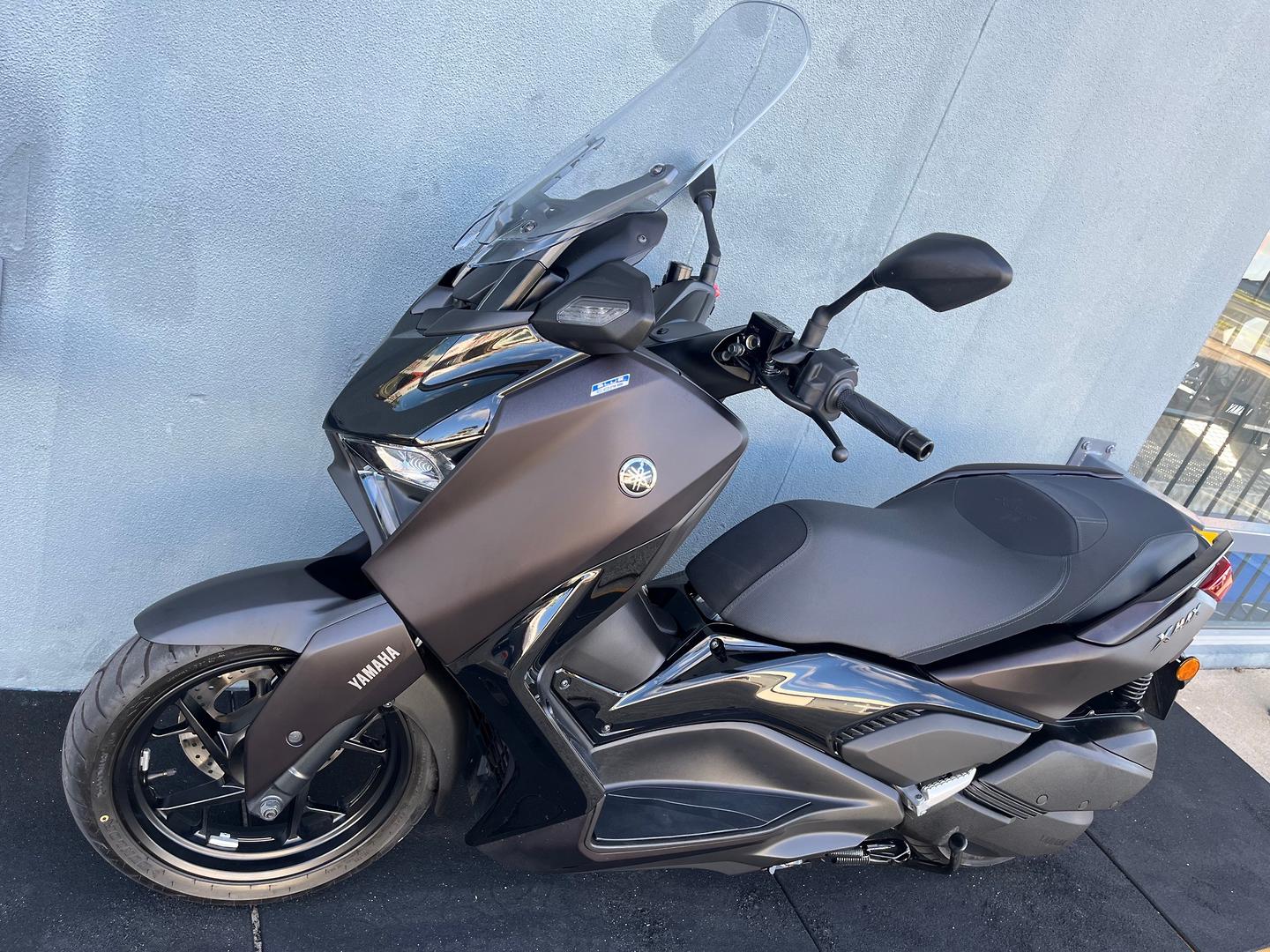 2025 YAMAHA XMAX 300 V2 SCOOTER