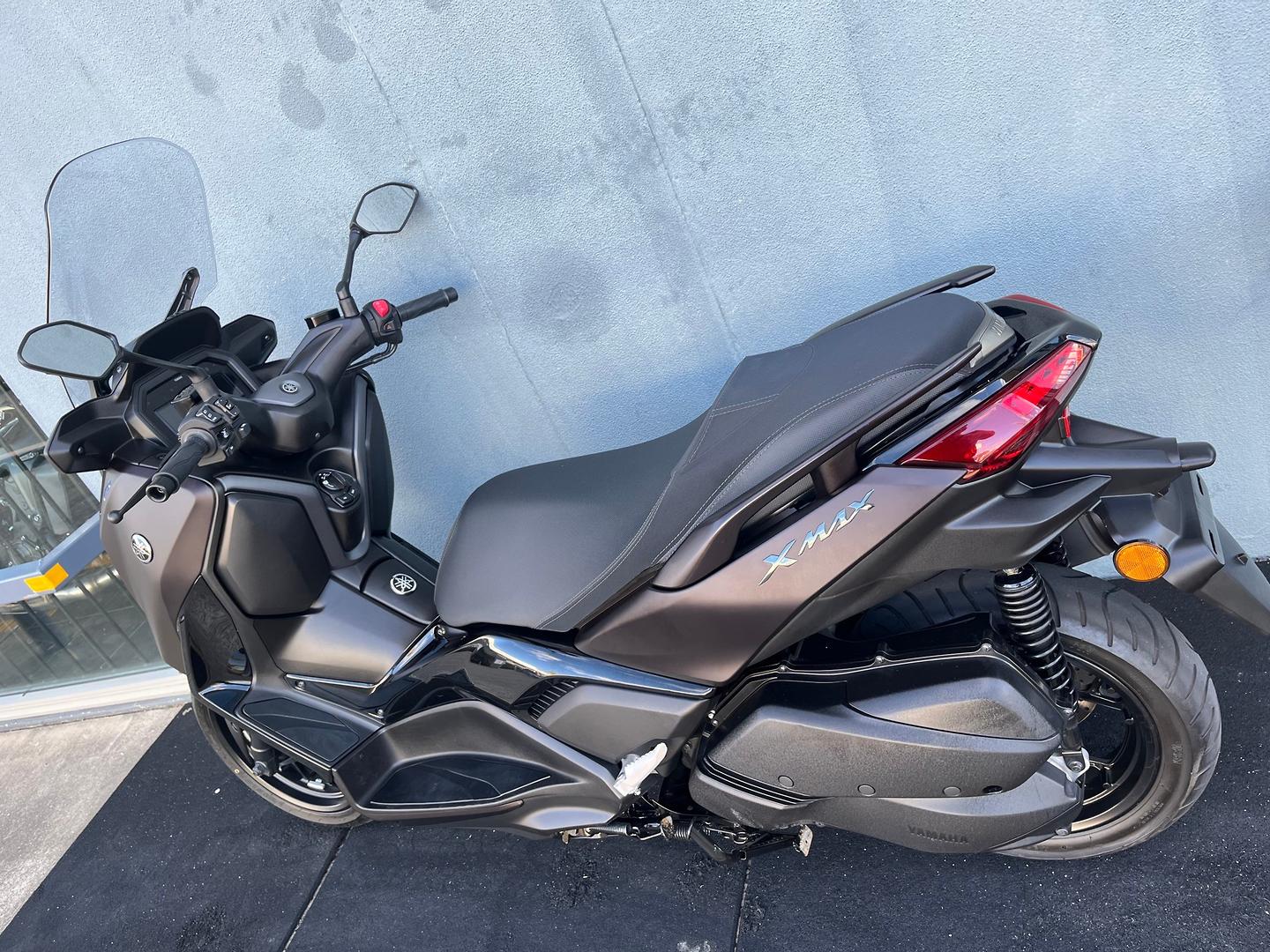 2025 YAMAHA XMAX 300 V2 SCOOTER