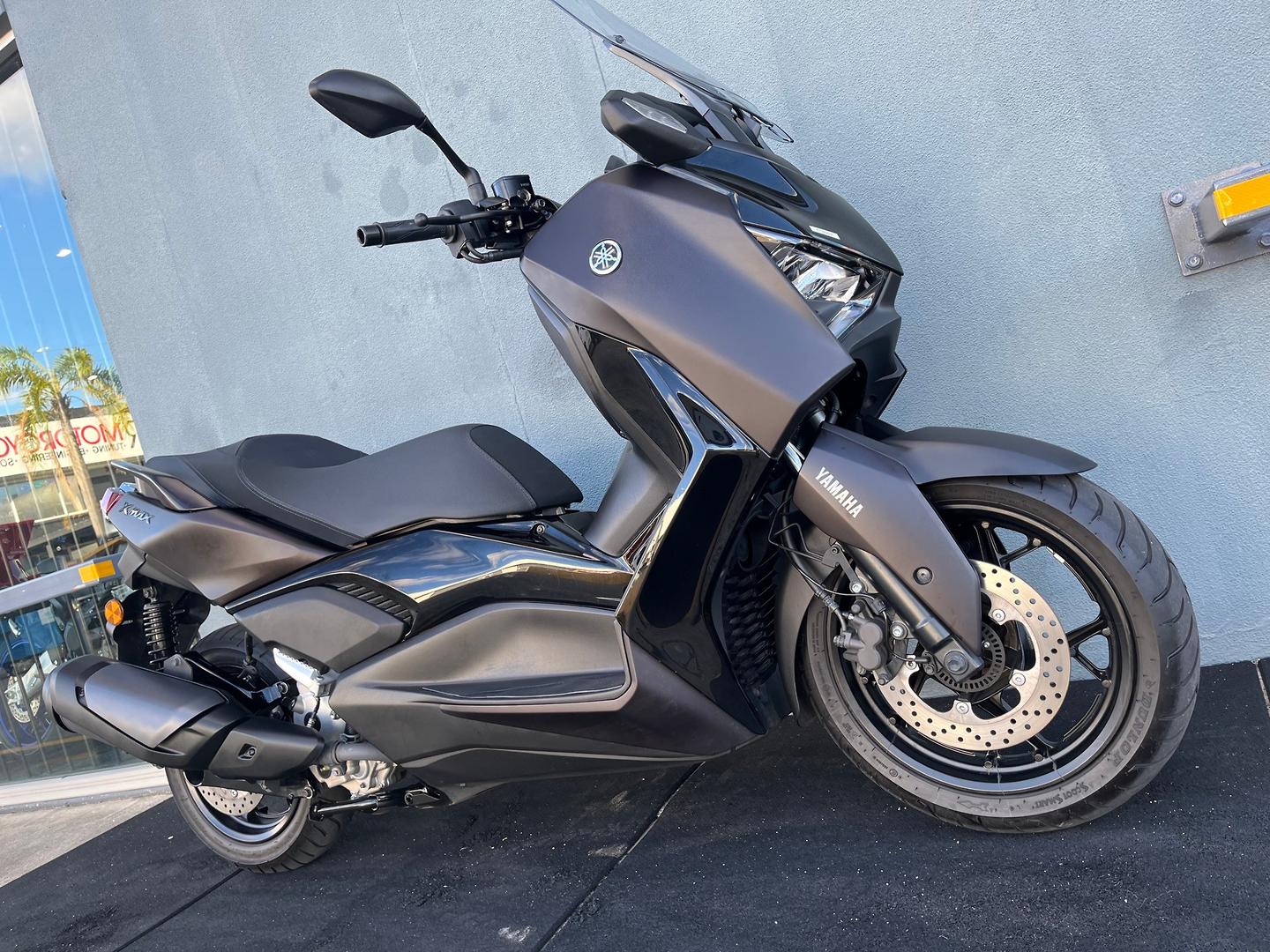 2025 YAMAHA XMAX 300 V2 SCOOTER