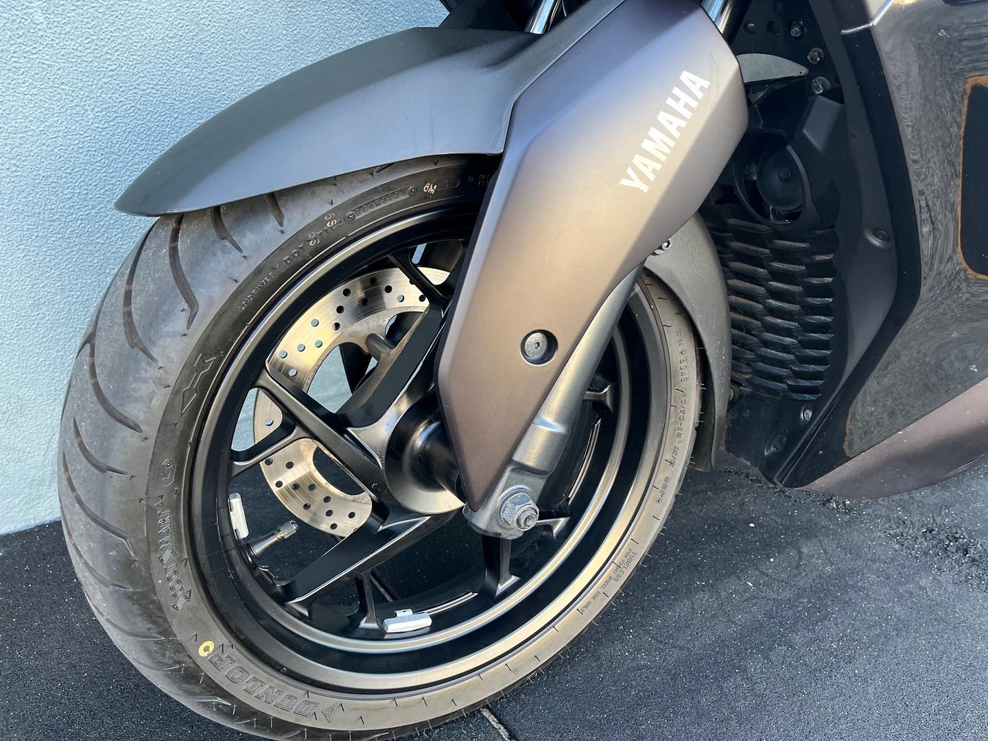 2025 YAMAHA XMAX 300 V2 SCOOTER