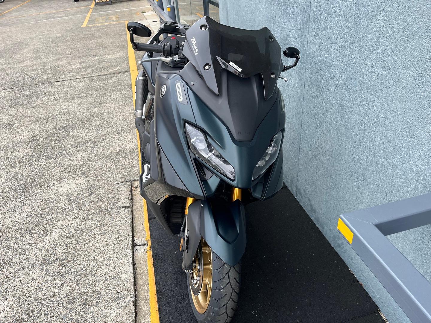 2023 YAMAHA TMAX 560 (ABS) SCOOTER