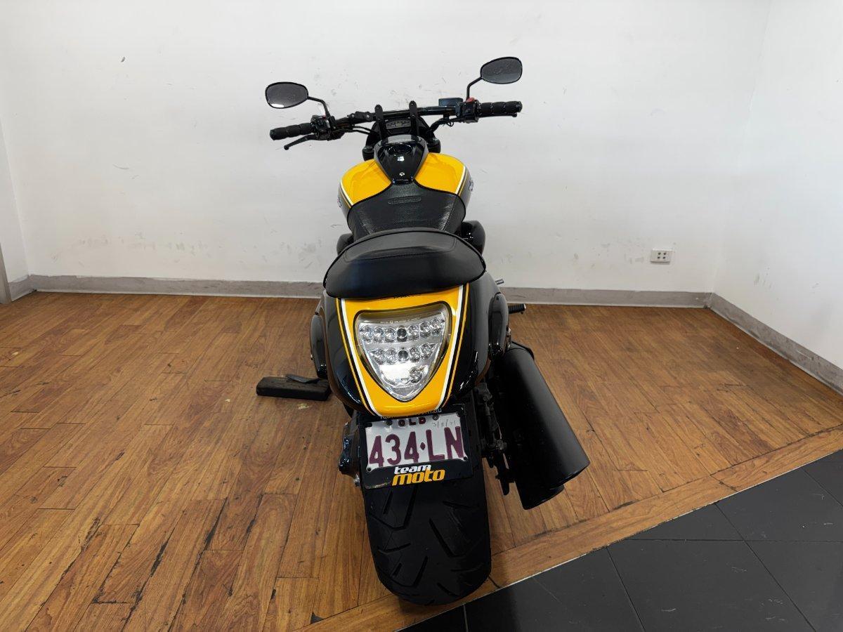 2014 SUZUKI VZR 1800 BOULEVARD (M109R) SE CRUISER