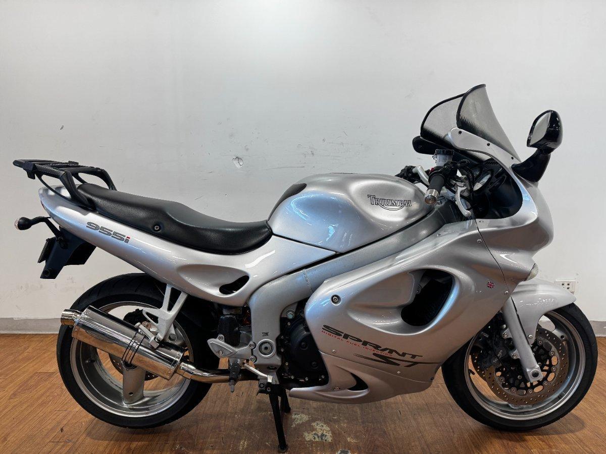 2002 TRIUMPH SPRINT ST SPORTS