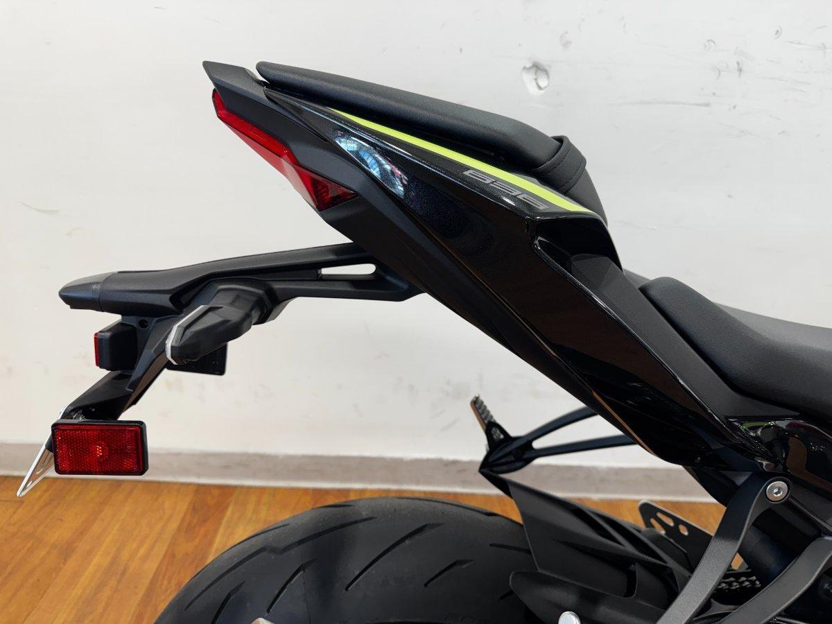 2026 KAWASAKI NINJA ZX-6R (636) SPORTS