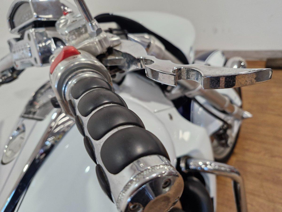 2009 SUZUKI VZR 1800 BOULEVARD (M109R) CRUISER
