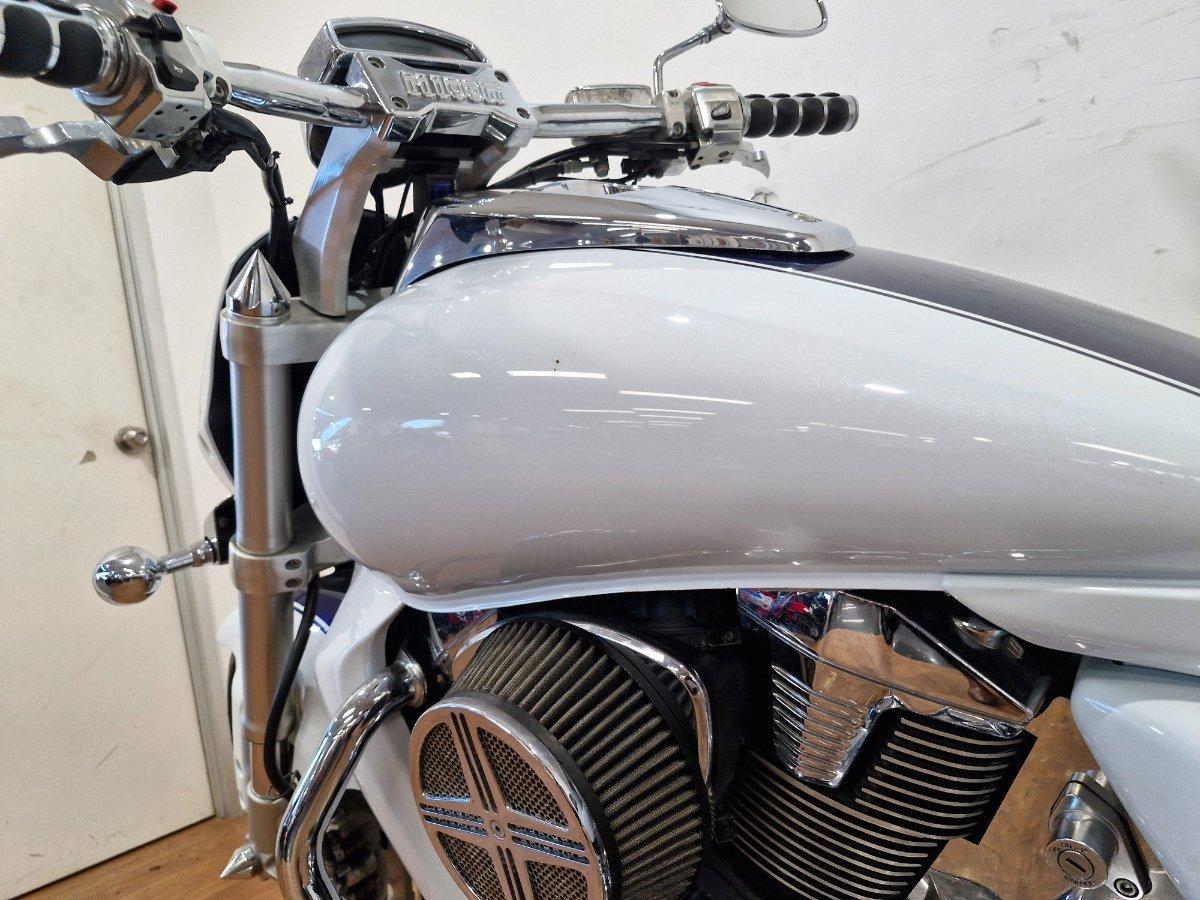 2009 SUZUKI VZR 1800 BOULEVARD (M109R) CRUISER
