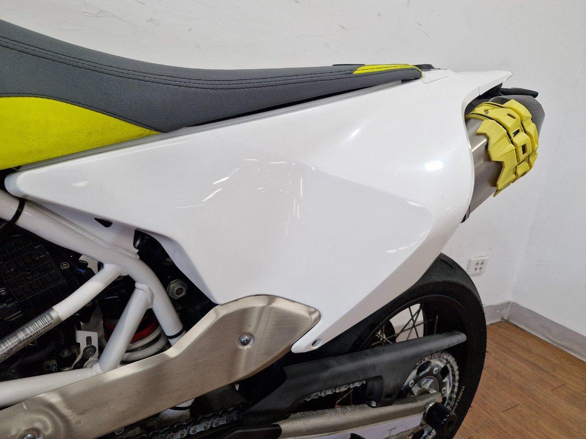 2018 HUSQVARNA 701 SUPERMOTO SUPERMOTARD