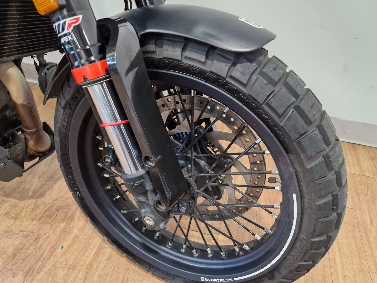 2022 HUSQVARNA SVARTPILEN 401 ROAD