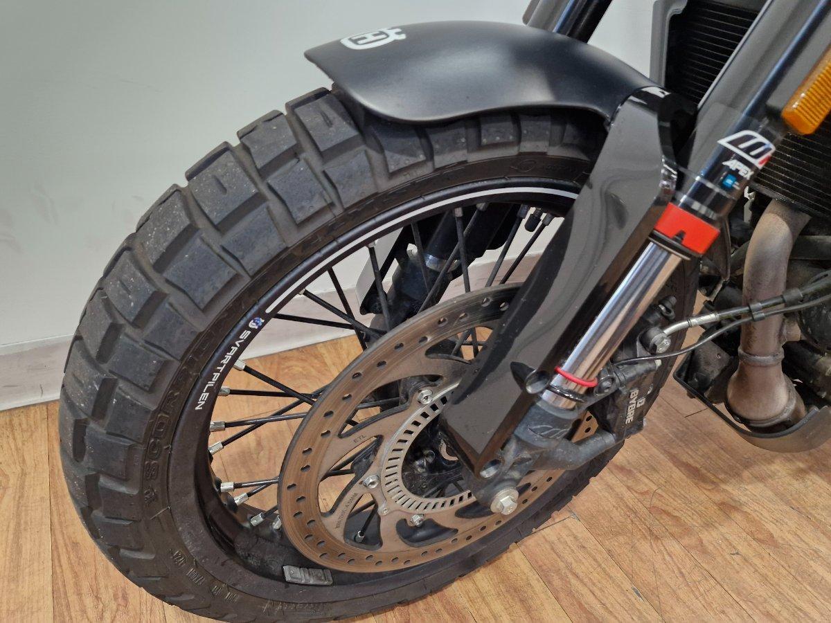 2022 HUSQVARNA SVARTPILEN 401 ROAD
