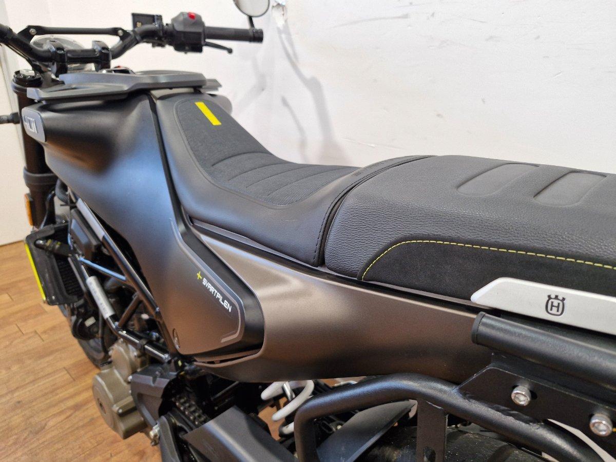 2022 HUSQVARNA SVARTPILEN 401 ROAD