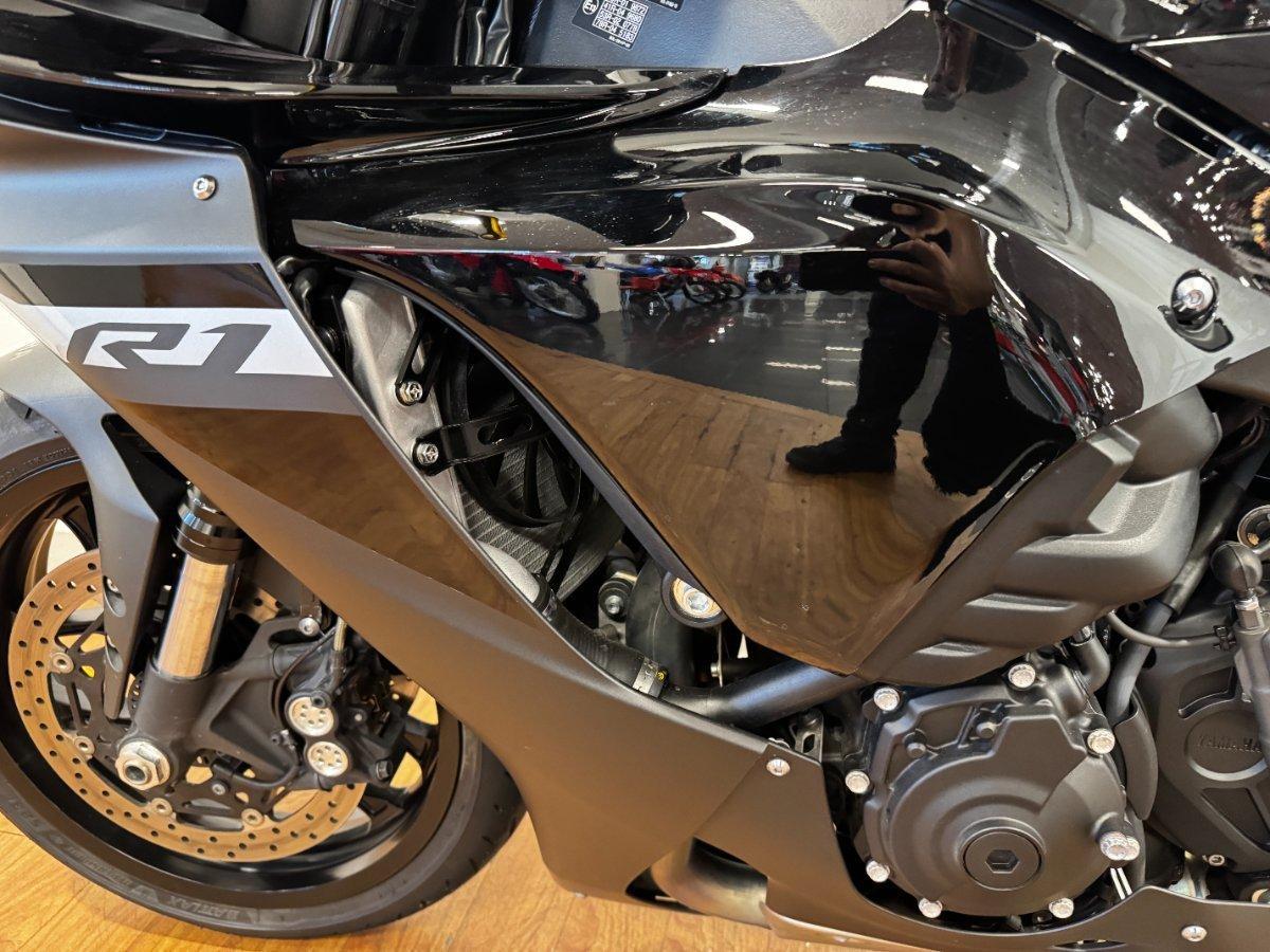 2023 YAMAHA YZF-R1 SPORTS