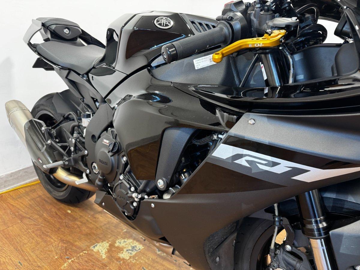 2023 YAMAHA YZF-R1 SPORTS