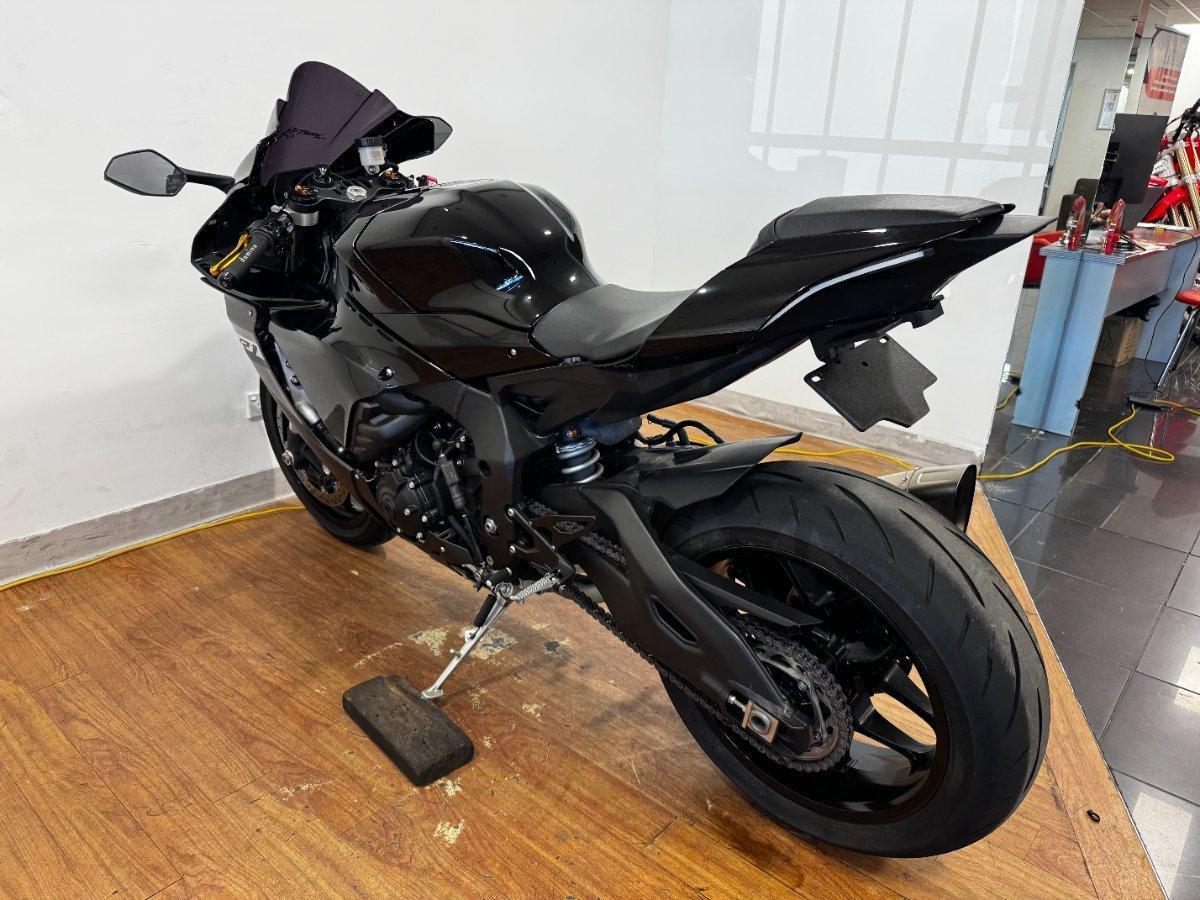 2023 YAMAHA YZF-R1 SPORTS