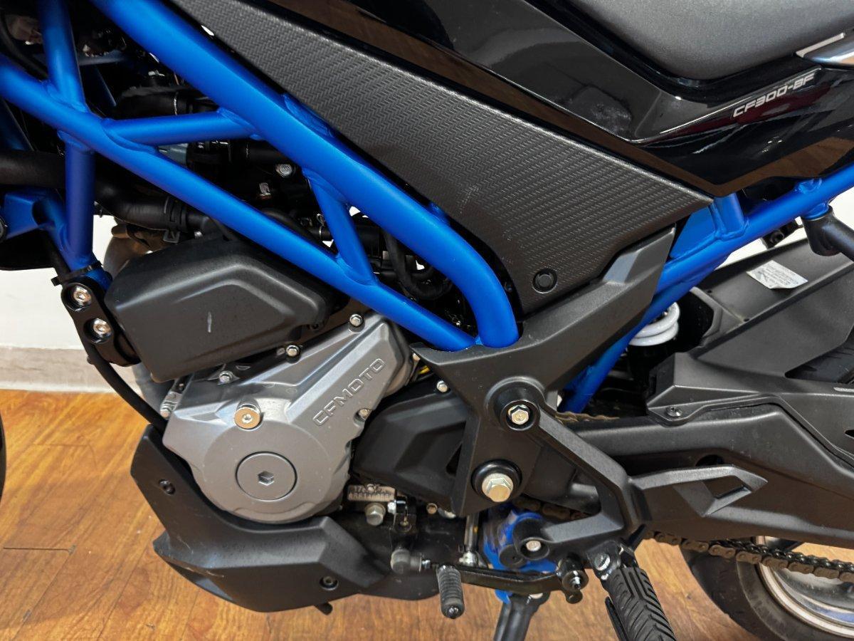 2024 CF MOTO 300 NK ABS ROAD