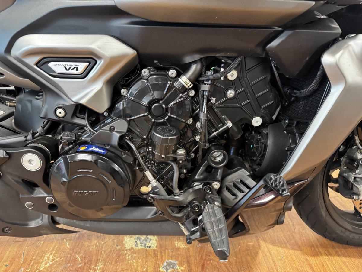 2025 DUCATI XDIAVEL V4 CRUISER