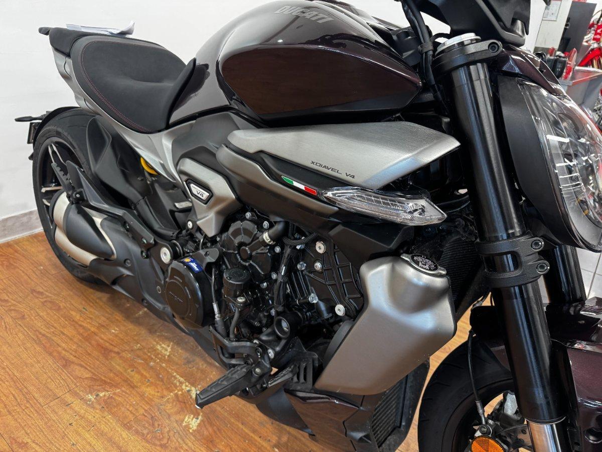 2025 DUCATI XDIAVEL V4 CRUISER
