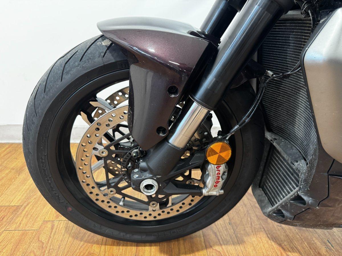 2025 DUCATI XDIAVEL V4 CRUISER