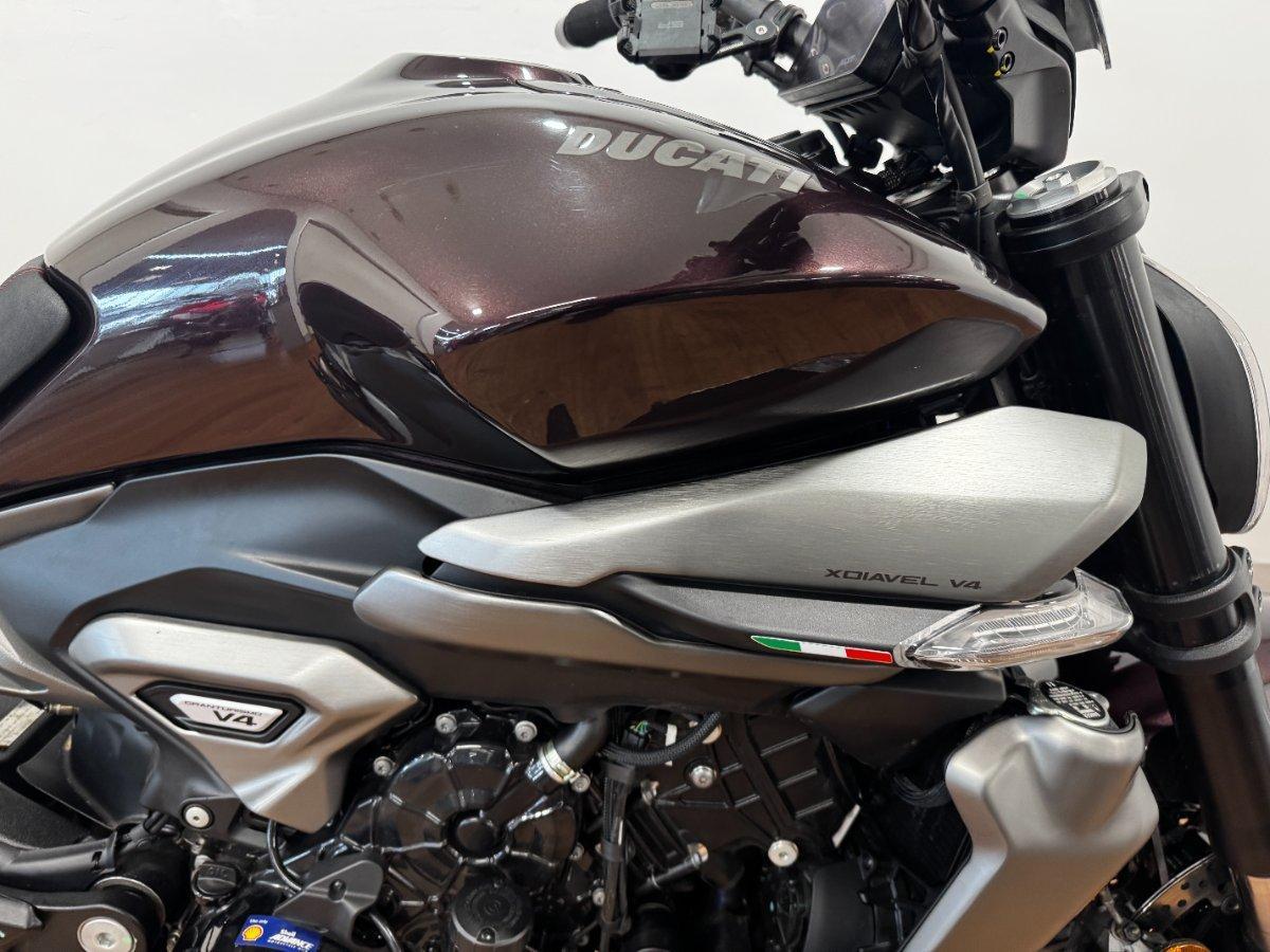 2025 DUCATI XDIAVEL V4 CRUISER