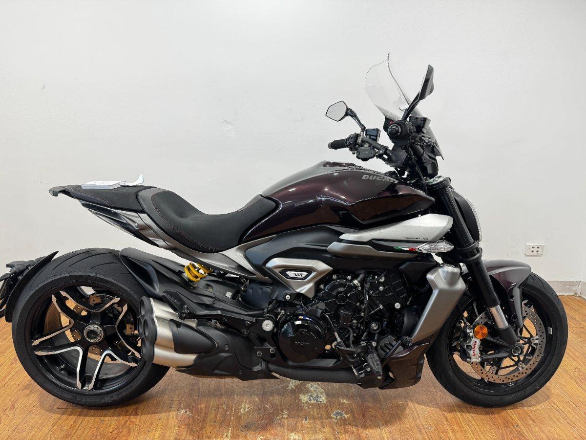 2025 DUCATI XDIAVEL V4 CRUISER