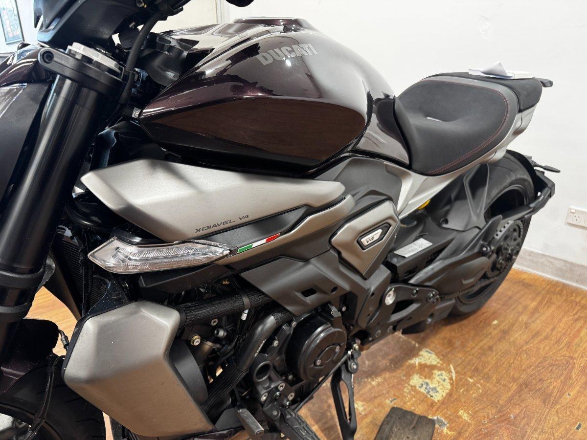 2025 DUCATI XDIAVEL V4 CRUISER