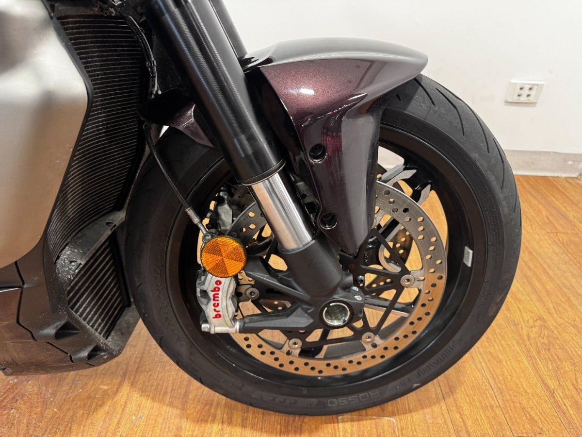 2025 DUCATI XDIAVEL V4 CRUISER
