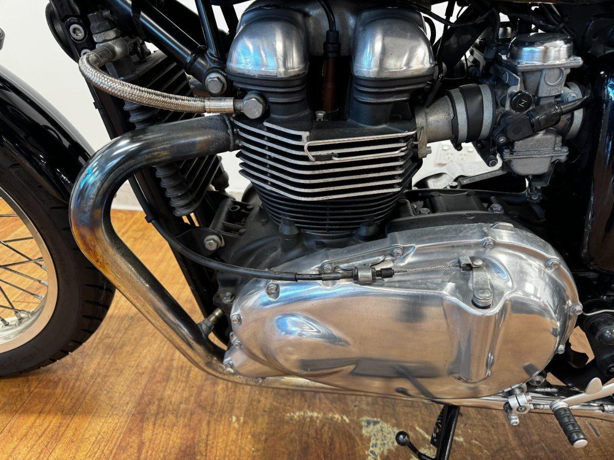 2010 TRIUMPH THRUXTON 900 ROAD