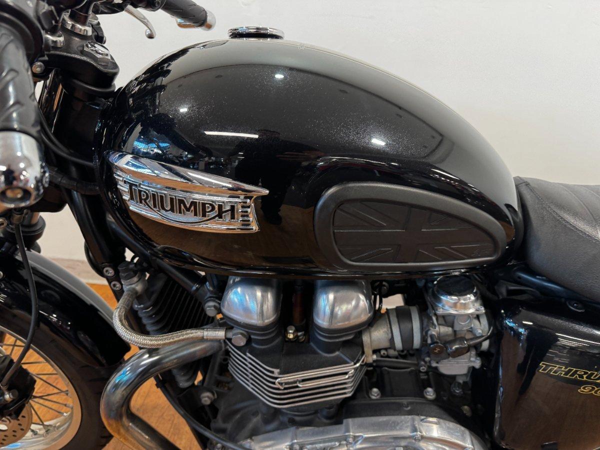 2010 TRIUMPH THRUXTON 900 ROAD