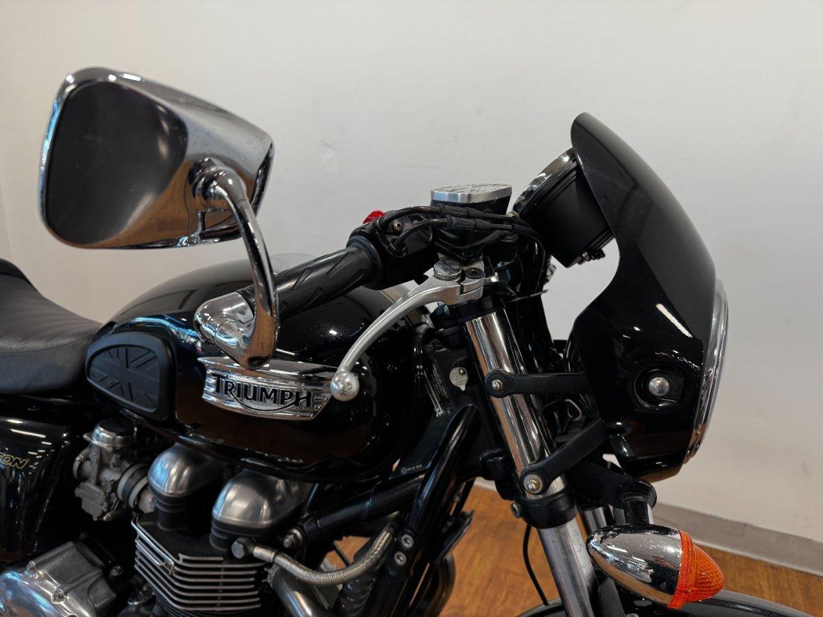 2010 TRIUMPH THRUXTON 900 ROAD