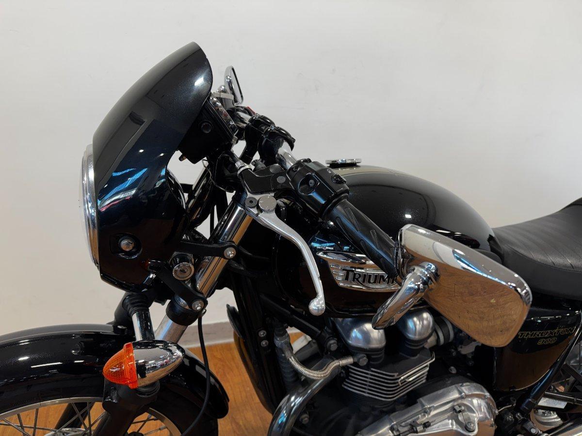 2010 TRIUMPH THRUXTON 900 ROAD