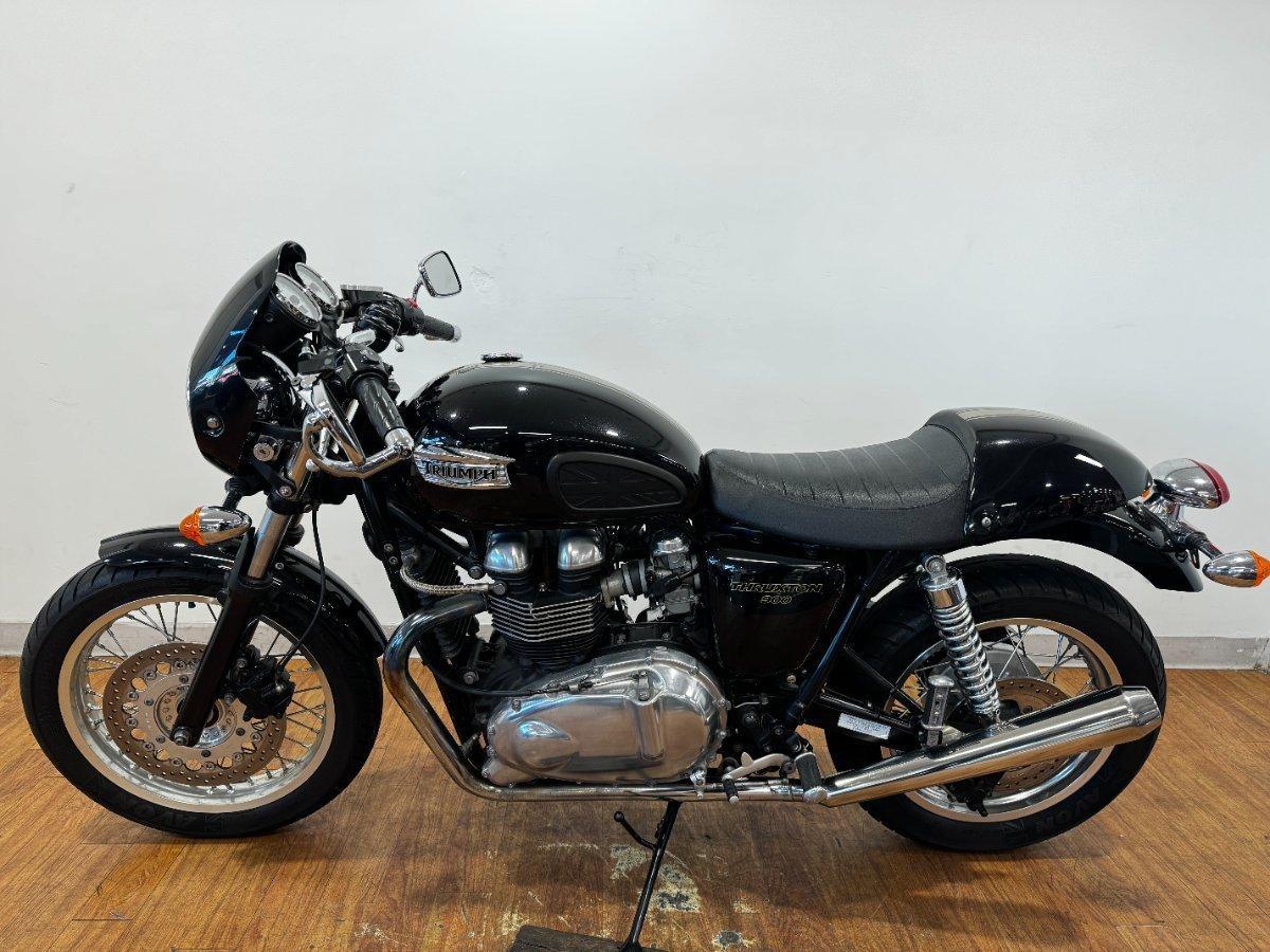 2010 TRIUMPH THRUXTON 900 ROAD