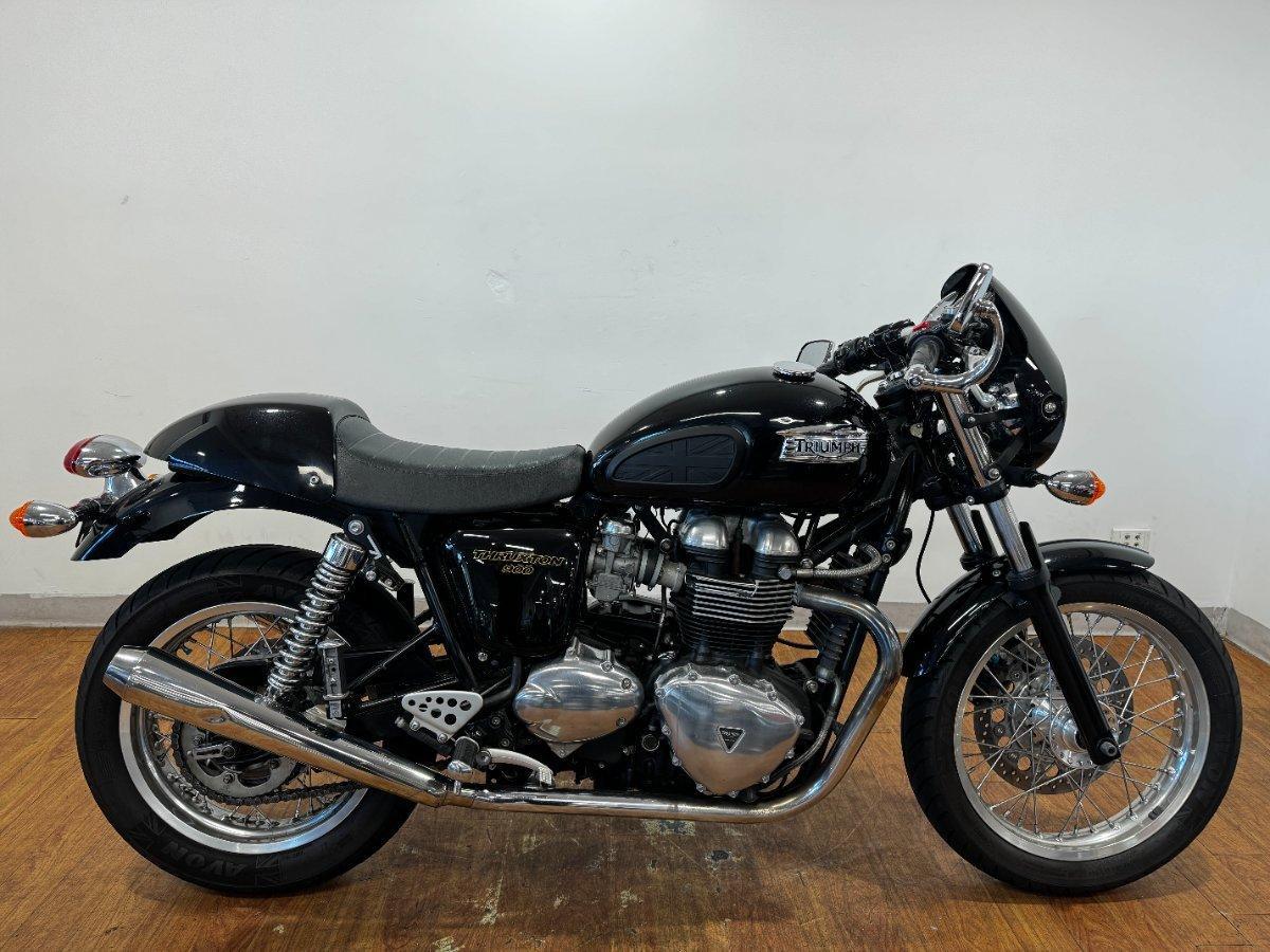 2010 TRIUMPH THRUXTON 900 ROAD