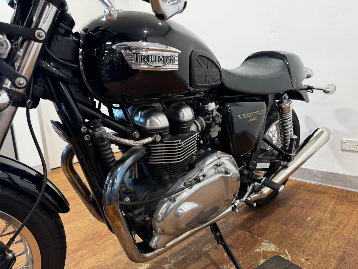 2010 TRIUMPH THRUXTON 900 ROAD
