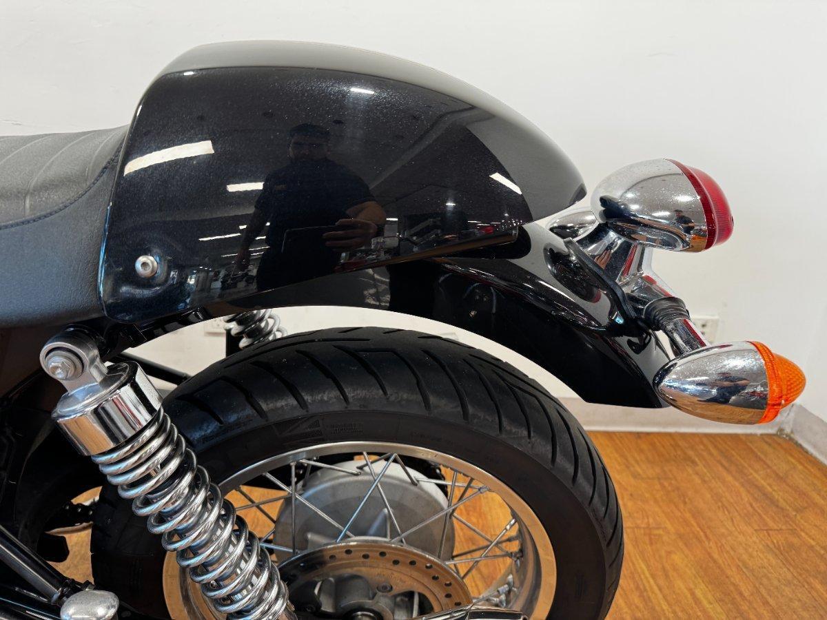 2010 TRIUMPH THRUXTON 900 ROAD