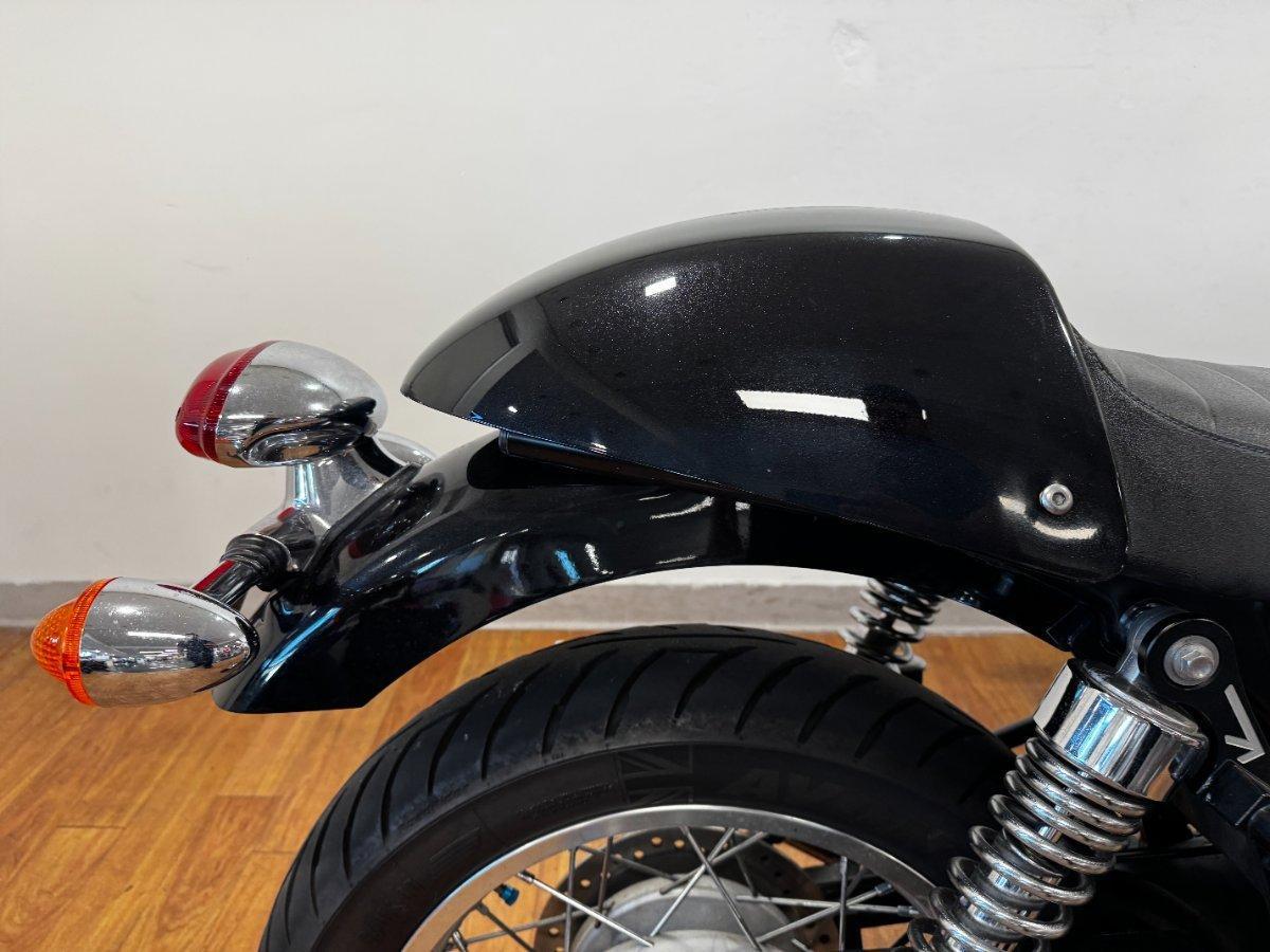 2010 TRIUMPH THRUXTON 900 ROAD