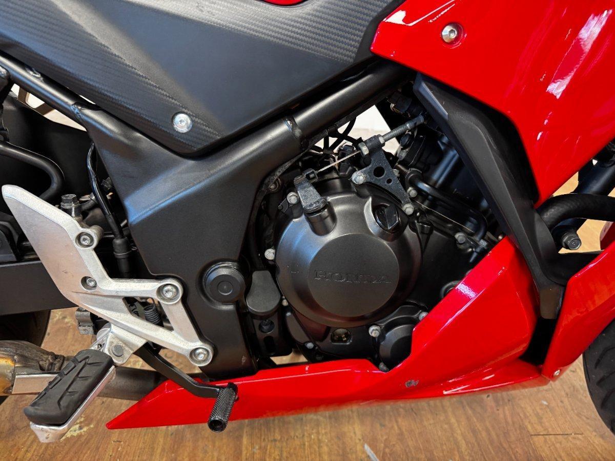 2015 HONDA CBR300R (ABS) ROAD