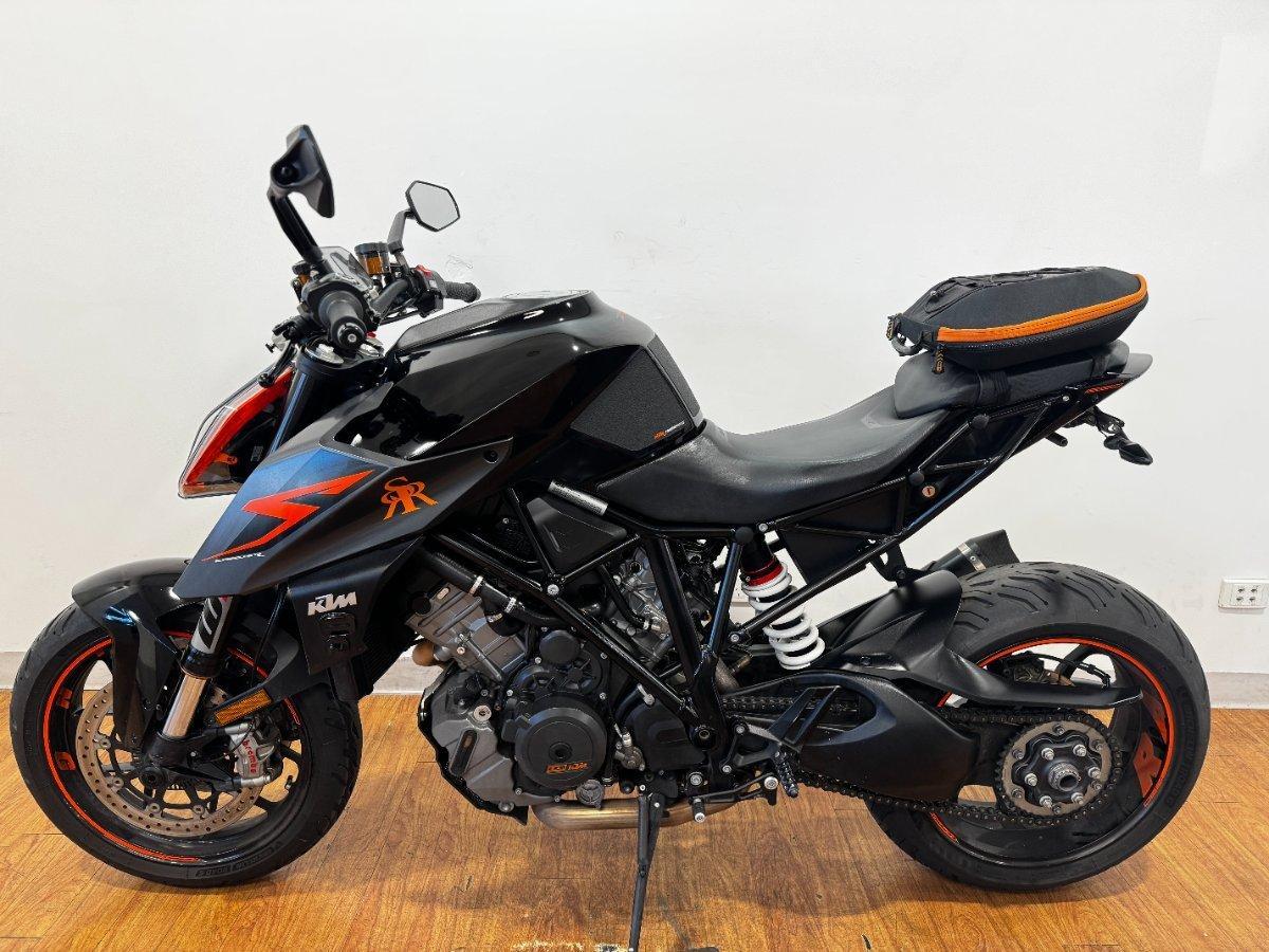 2018 KTM 1290 SUPER DUKE R SPORTS