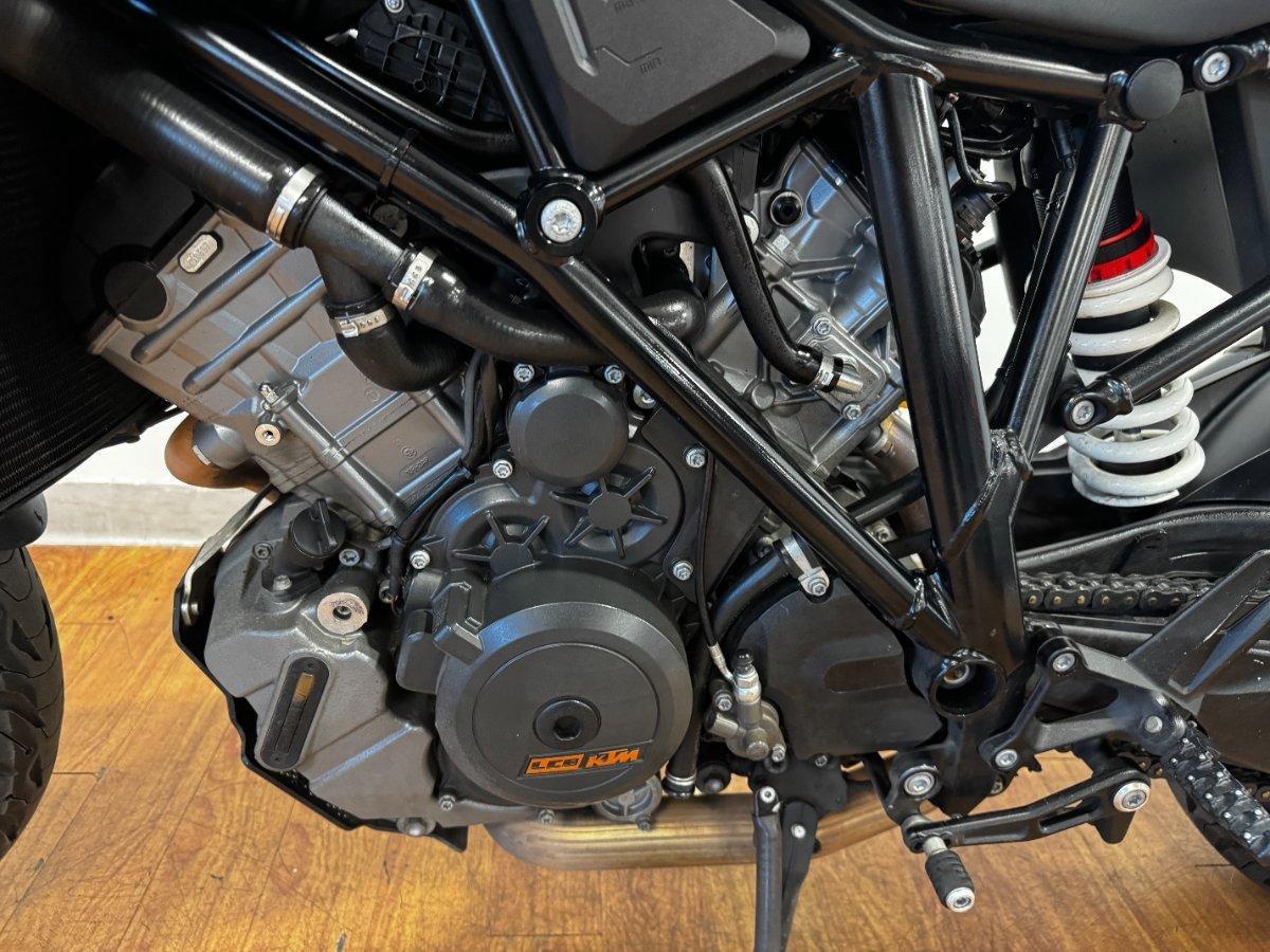 2018 KTM 1290 SUPER DUKE R SPORTS
