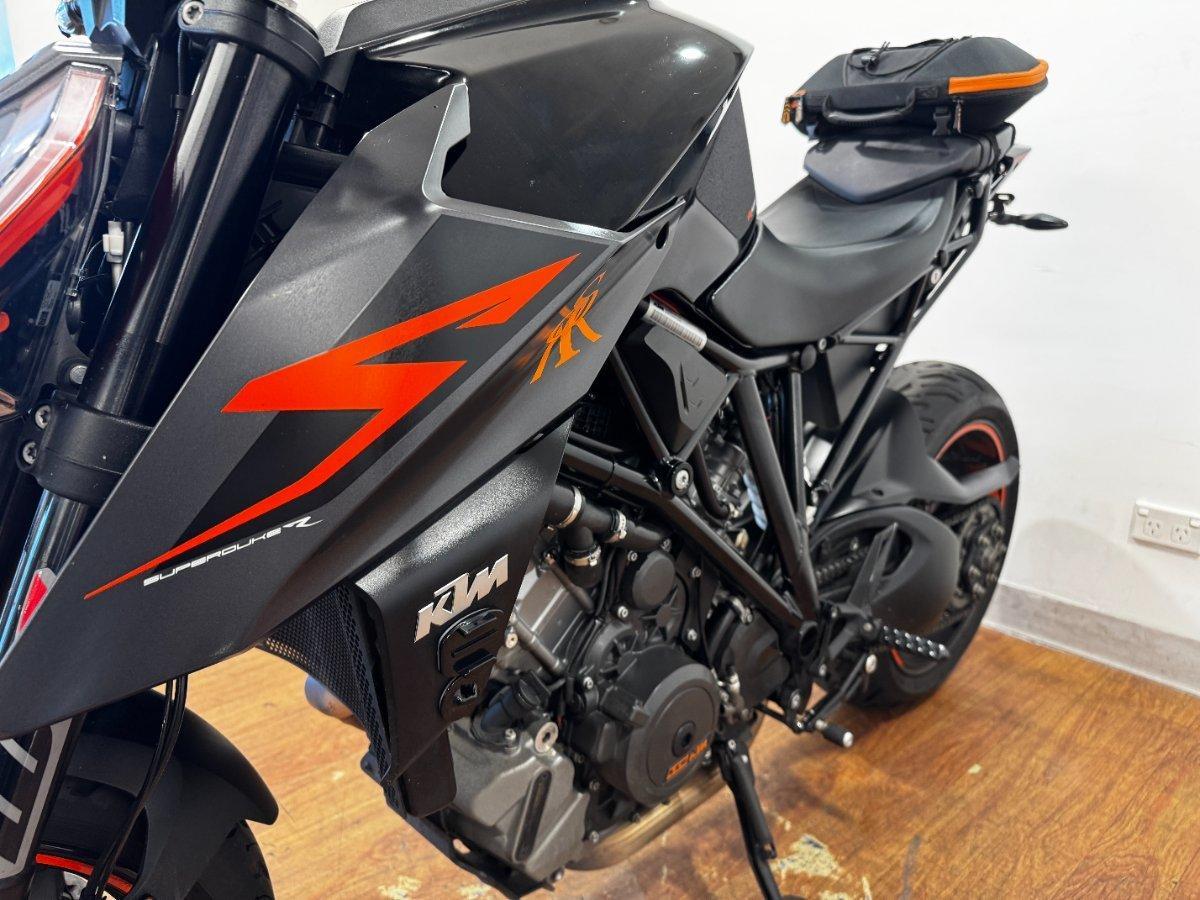 2018 KTM 1290 SUPER DUKE R SPORTS