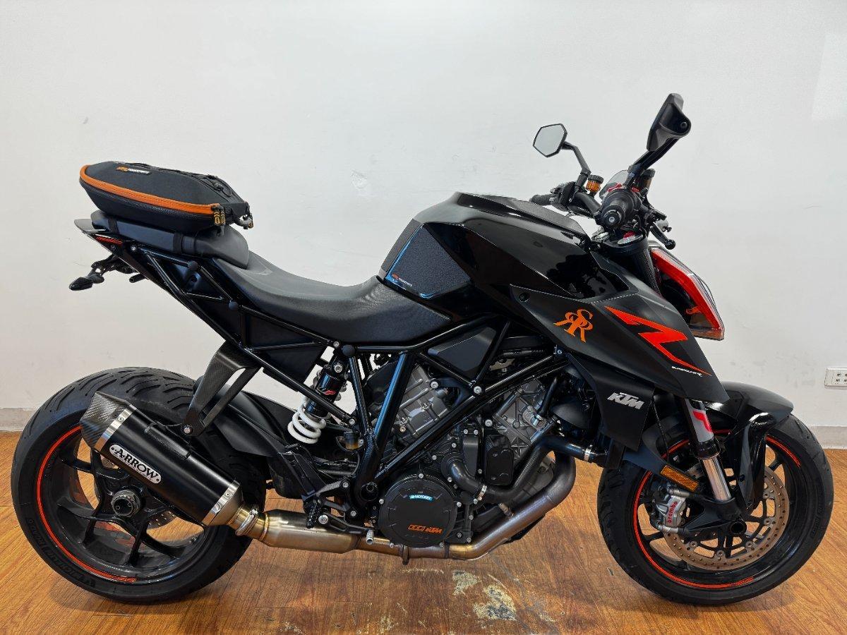 2018 KTM 1290 SUPER DUKE R SPORTS