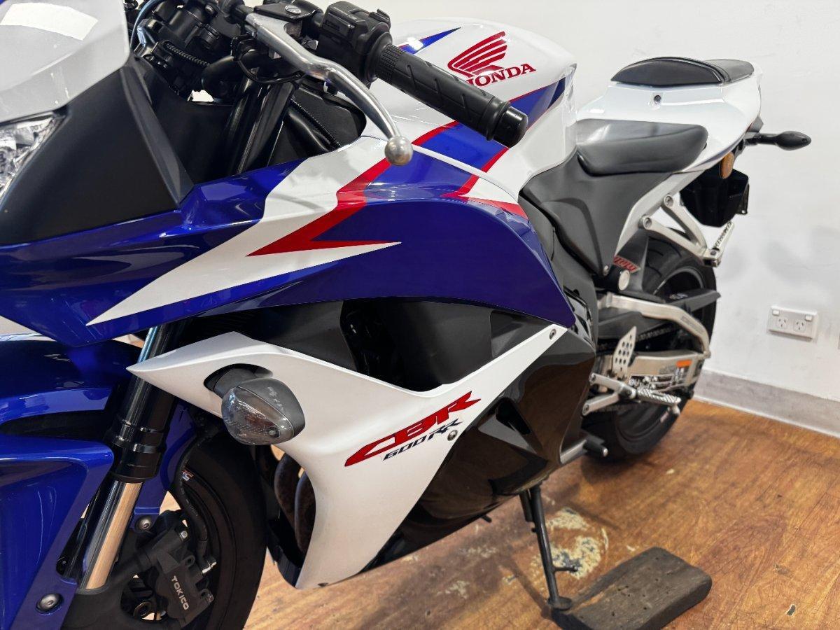 2011 HONDA CBR600RR SPORTS
