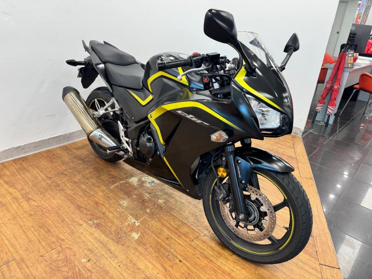2015 HONDA CBR300R (ABS) ROAD