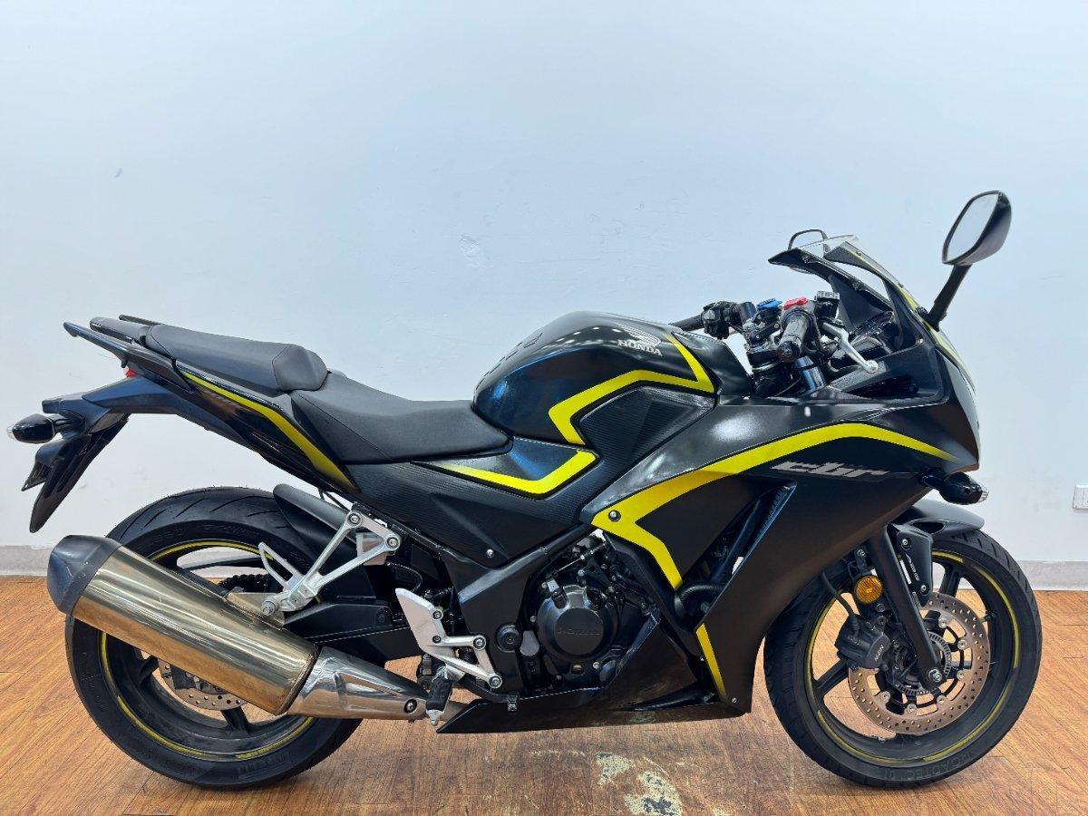 2015 HONDA CBR300R (ABS) ROAD