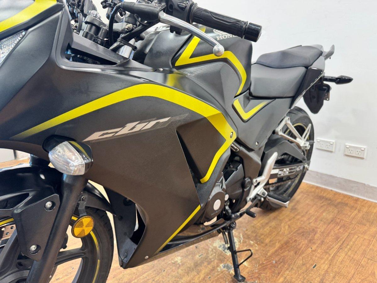 2015 HONDA CBR300R (ABS) ROAD