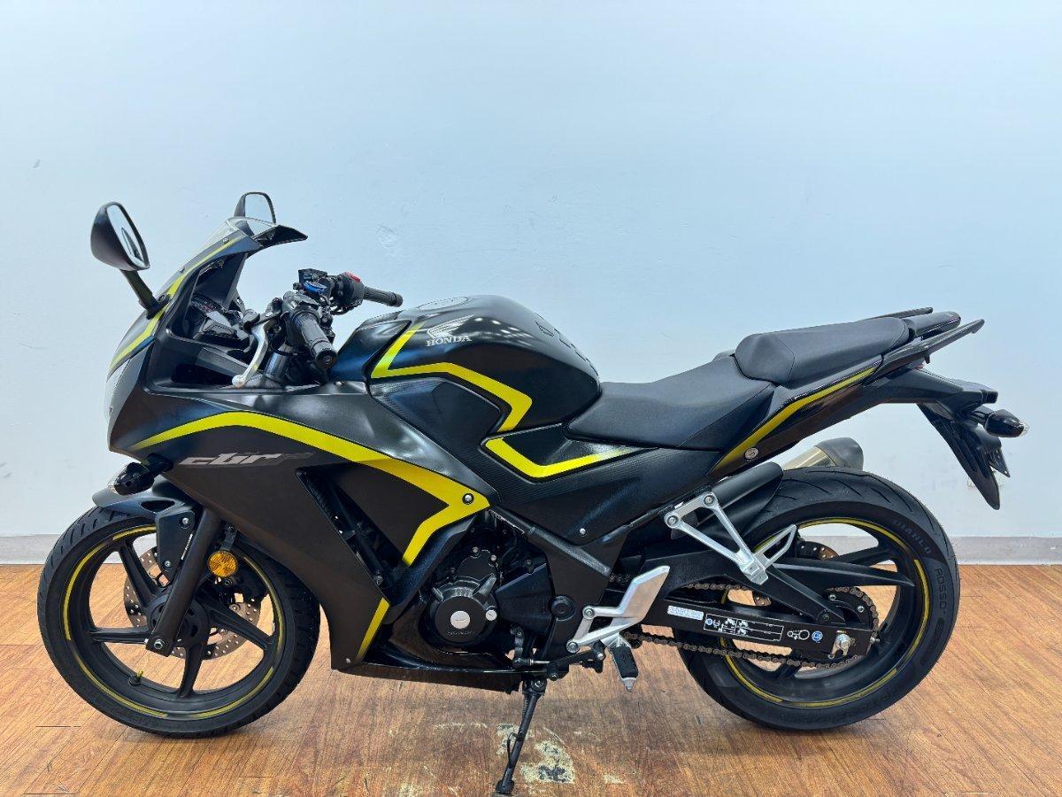 2015 HONDA CBR300R (ABS) ROAD