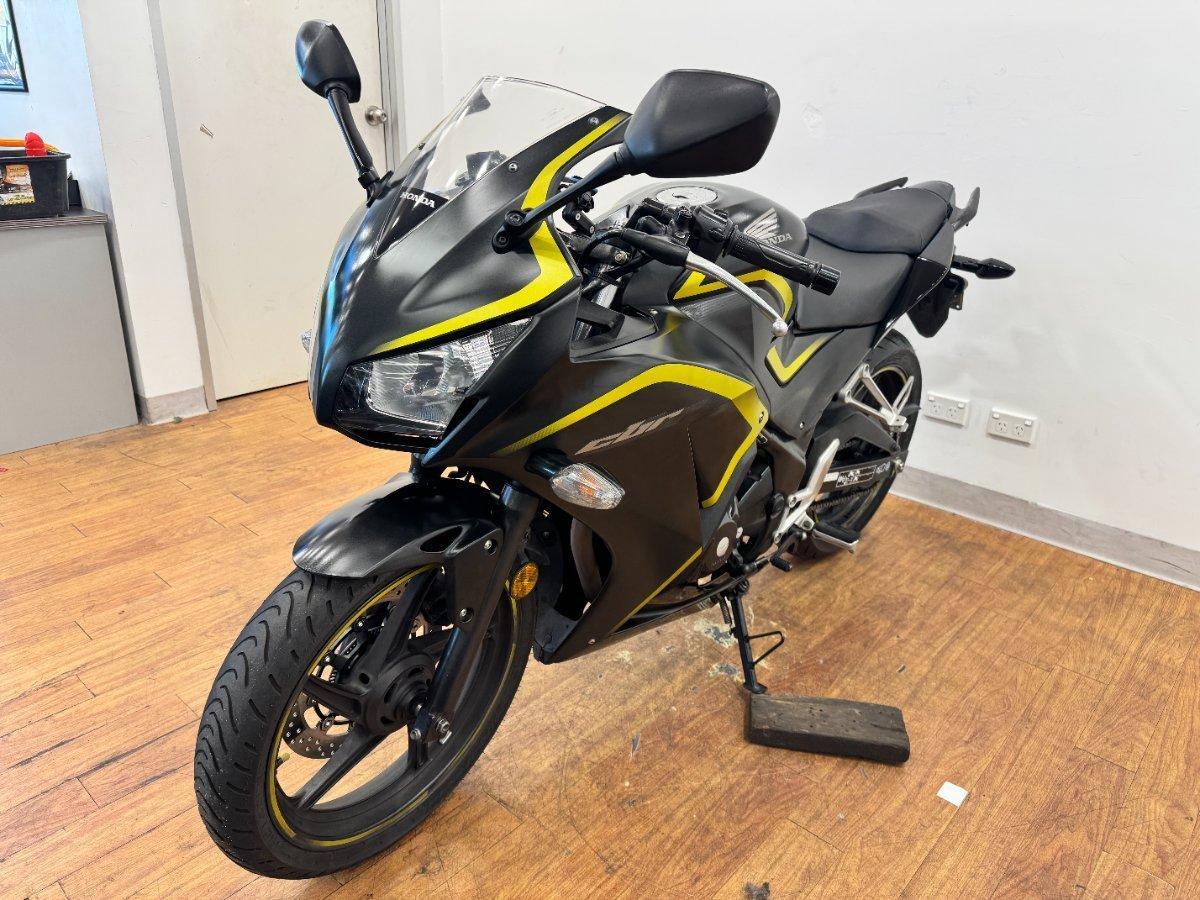 2015 HONDA CBR300R (ABS) ROAD