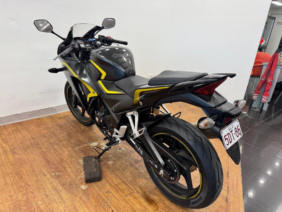 2015 HONDA CBR300R (ABS) ROAD
