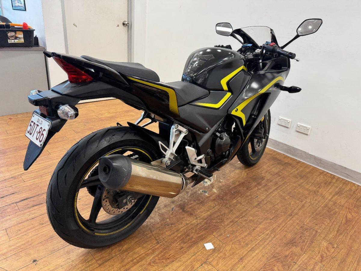 2015 HONDA CBR300R (ABS) ROAD