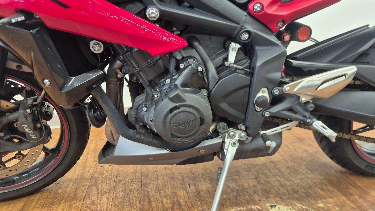 2014 TRIUMPH STREET TRIPLE R ROAD
