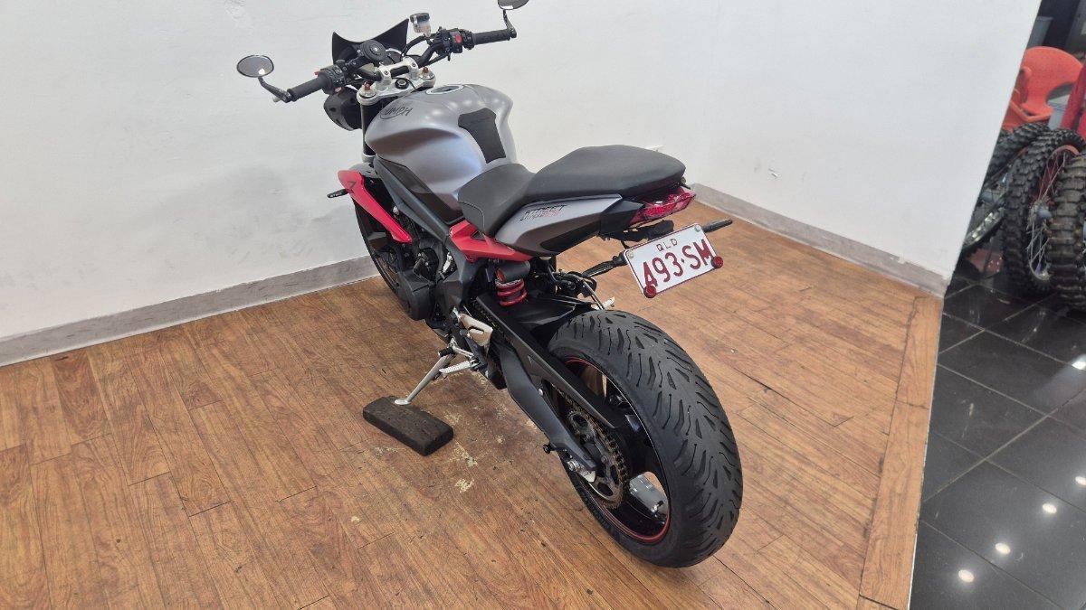2014 TRIUMPH STREET TRIPLE R ROAD