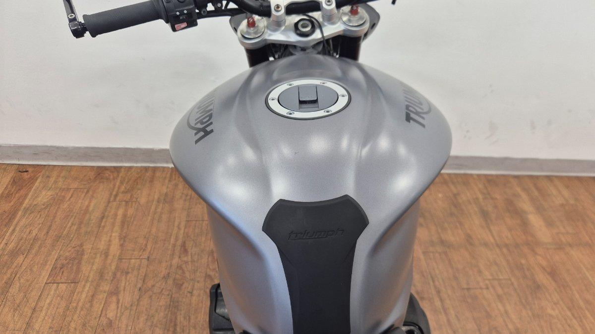 2014 TRIUMPH STREET TRIPLE R ROAD